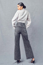 Load image into Gallery viewer, High Rise Belted Wide Legs Dark Jeans
