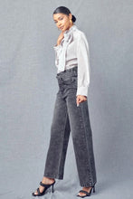 Load image into Gallery viewer, High Rise Belted Wide Legs Dark Jeans
