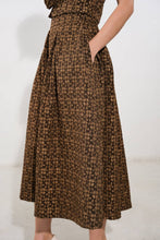 Load image into Gallery viewer, Textured Woven Midi Full Skirt
