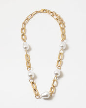 Load image into Gallery viewer, Vintage Look Gold Links with Pearls Necklace
